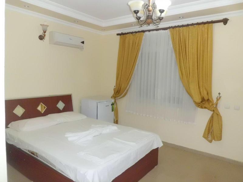 Standard Double Room image 3