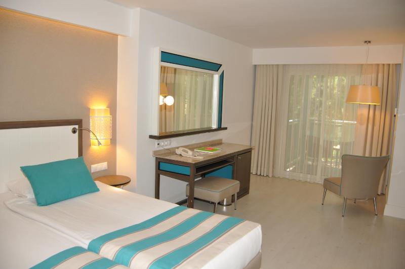 Standard Double Room with Balcony image 3