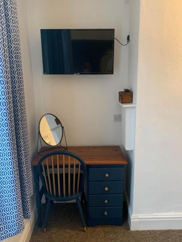 Double Room image 4
