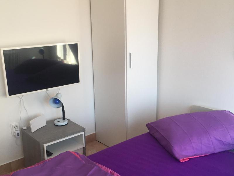 Double Room with Shared Terrace image 3