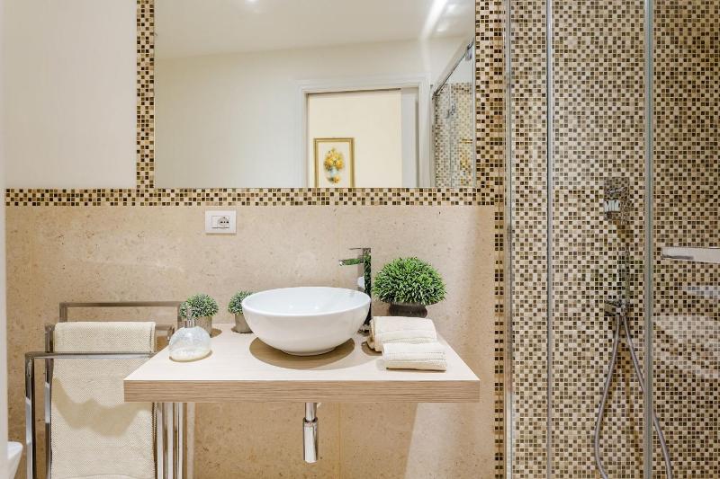 Casa Vera exquisite 2 bedrooms 2 baths apartment with garden A/C close to Parking - image 31