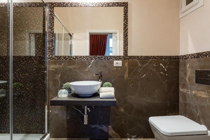Casa Vera exquisite 2 bedrooms 2 baths apartment with garden A/C close to Parking - image 30