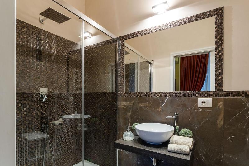 Casa Vera exquisite 2 bedrooms 2 baths apartment with garden A/C close to Parking - image 5