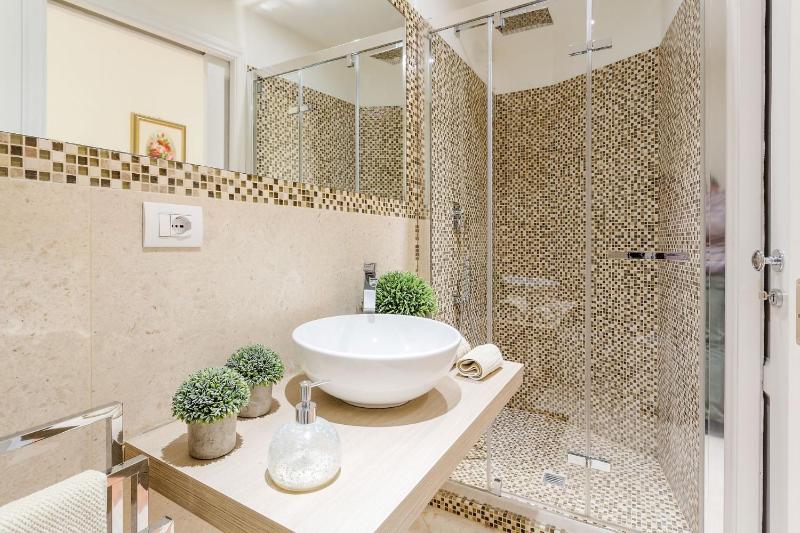 Casa Vera exquisite 2 bedrooms 2 baths apartment with garden A/C close to Parking - image 32