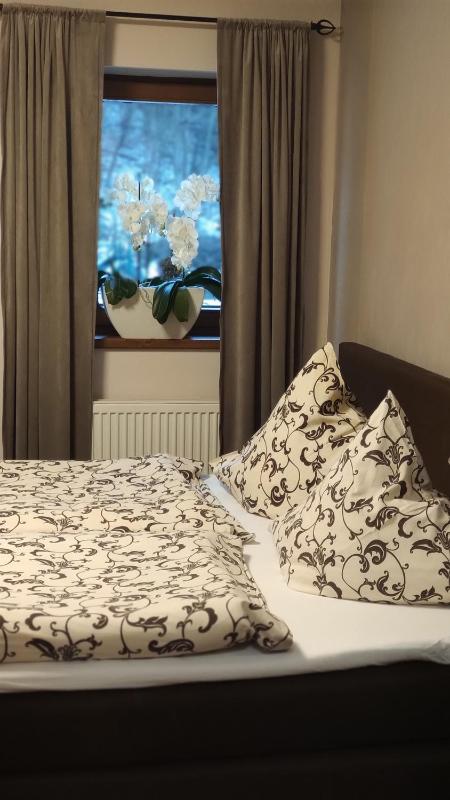 Double Room with Kitchenette image 4