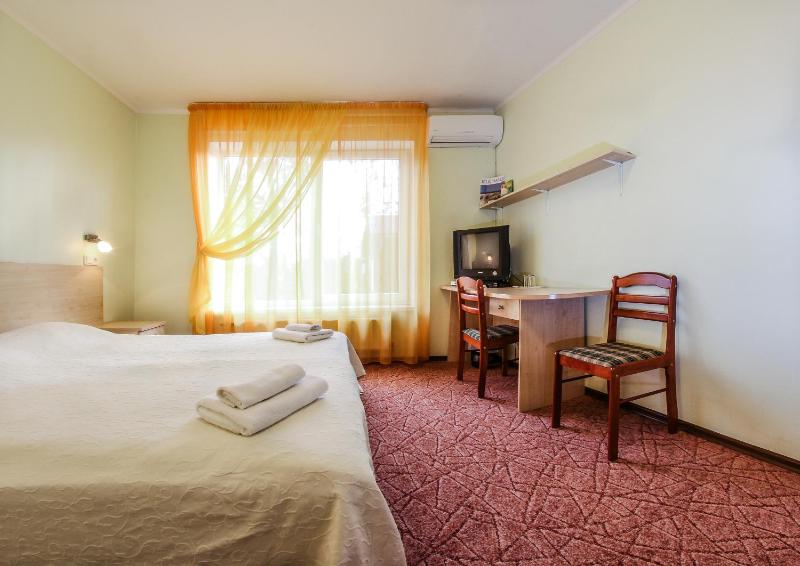 Budget Double or Twin Room image 2