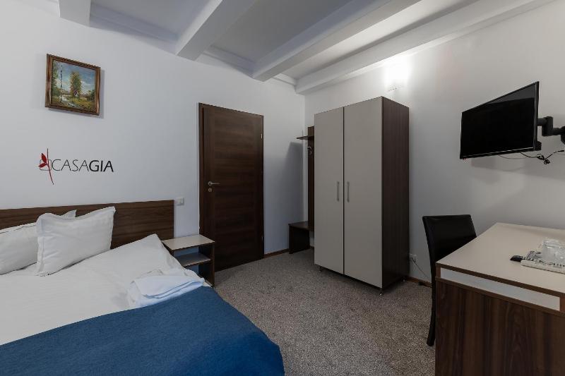 Standard Double or Twin Room image 3