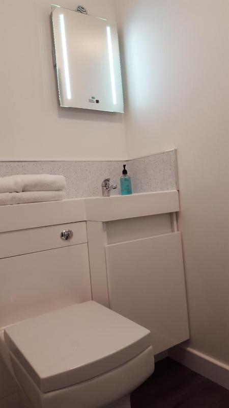 Triple Room with Shower image 1