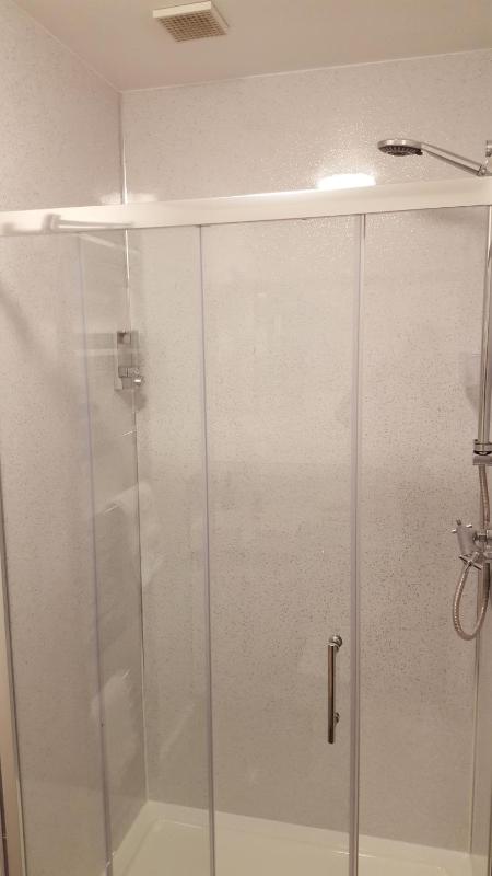 Triple Room with Shower image 3