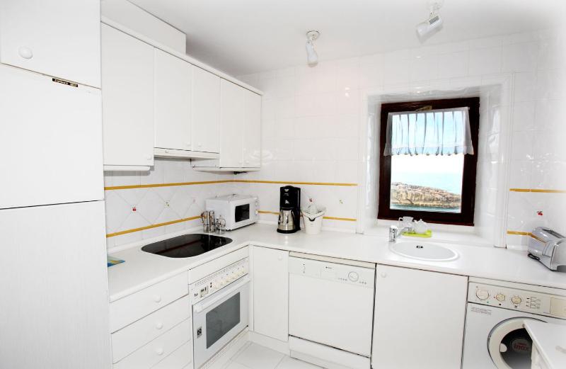 Apartment with Sea View image 3