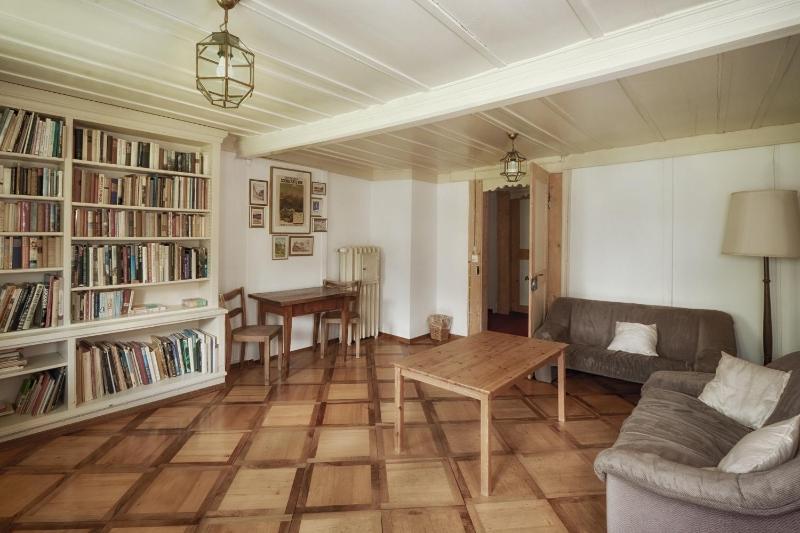 Historic Apartment image 4