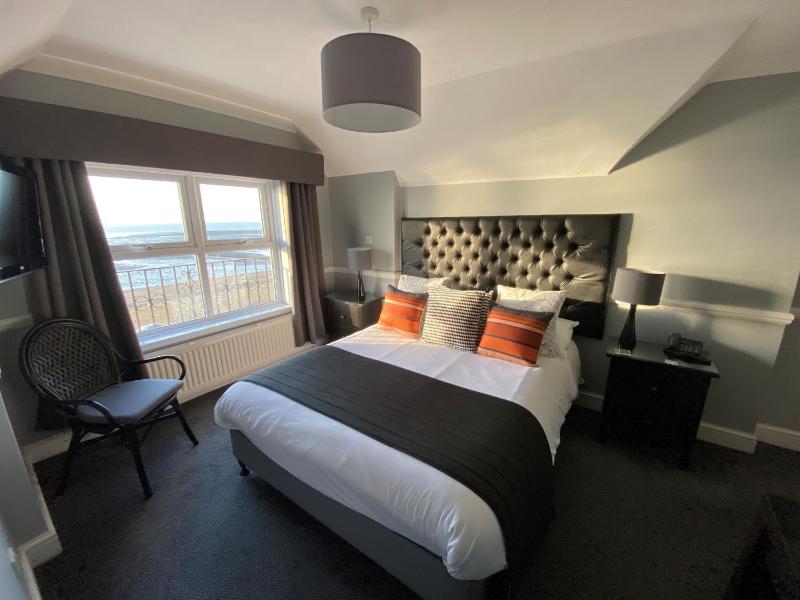 Executive Double Room with Sea View image 4