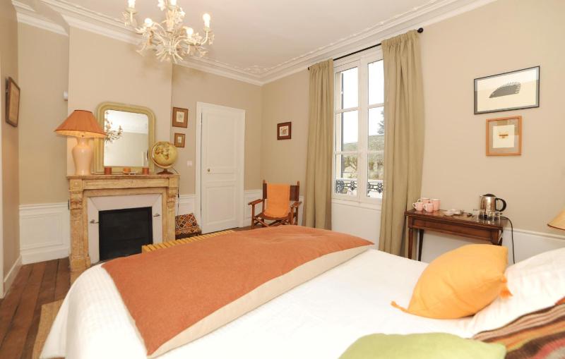 Double Room image 3