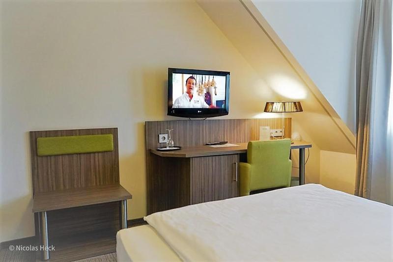 Double Room image 4
