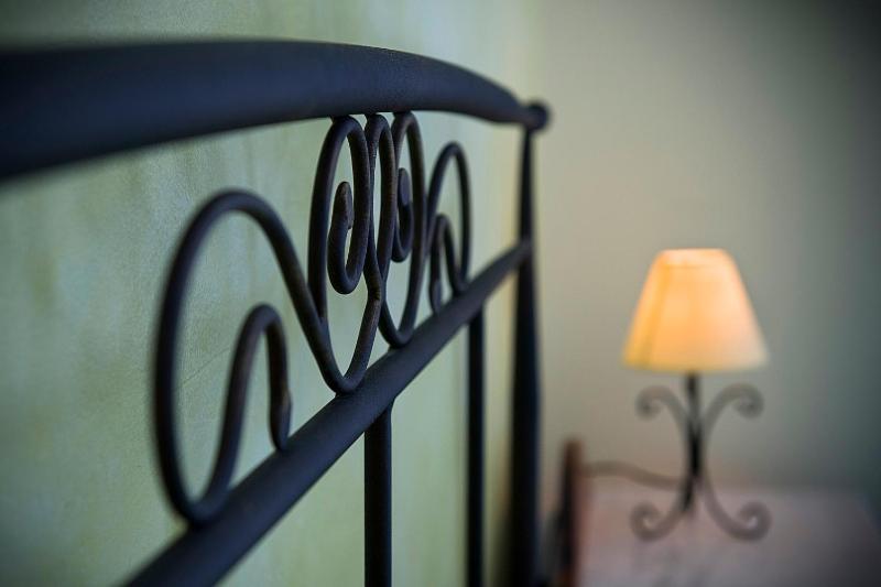 Budget Double or Twin Room with Shared Bathroom and Balcony image 4