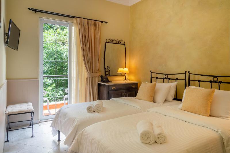 Double or Twin Room with En - Suite Bathroom image 2