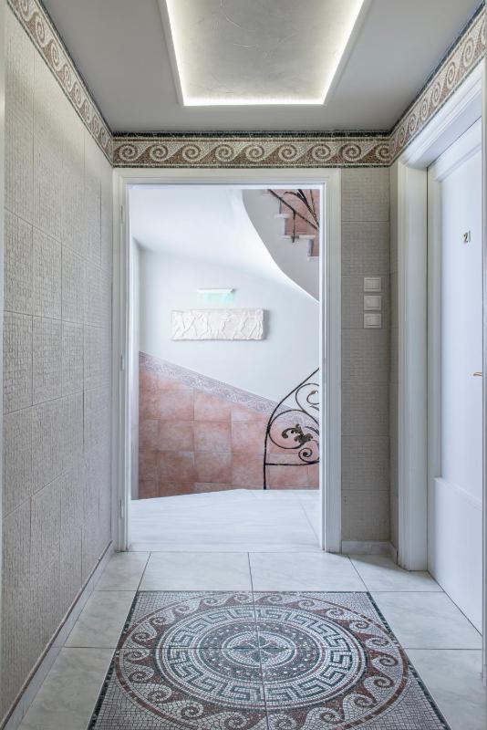 Budget Double or Twin Room with Shared Bathroom and Balcony image 4