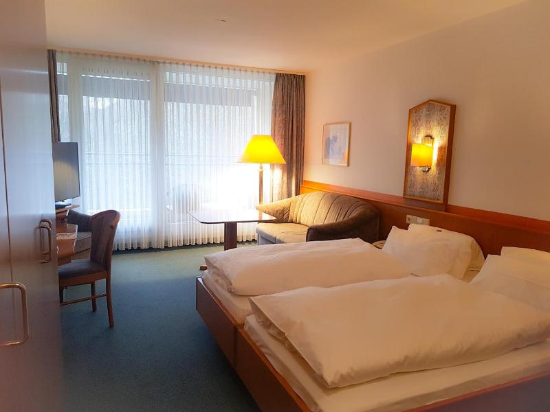 Classic Double Room with Balcony image 4