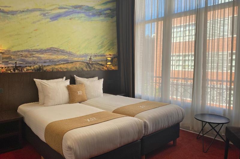 Standard Twin Room image 4