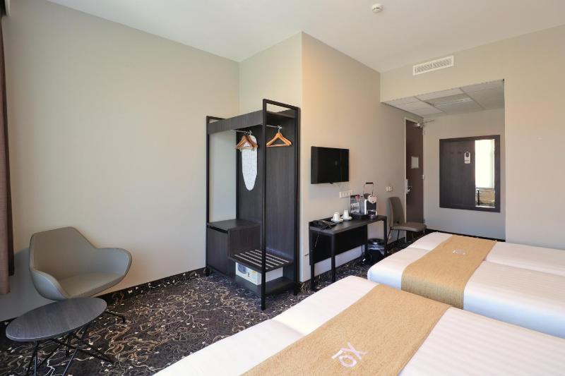 Classic Quadruple Room image 4