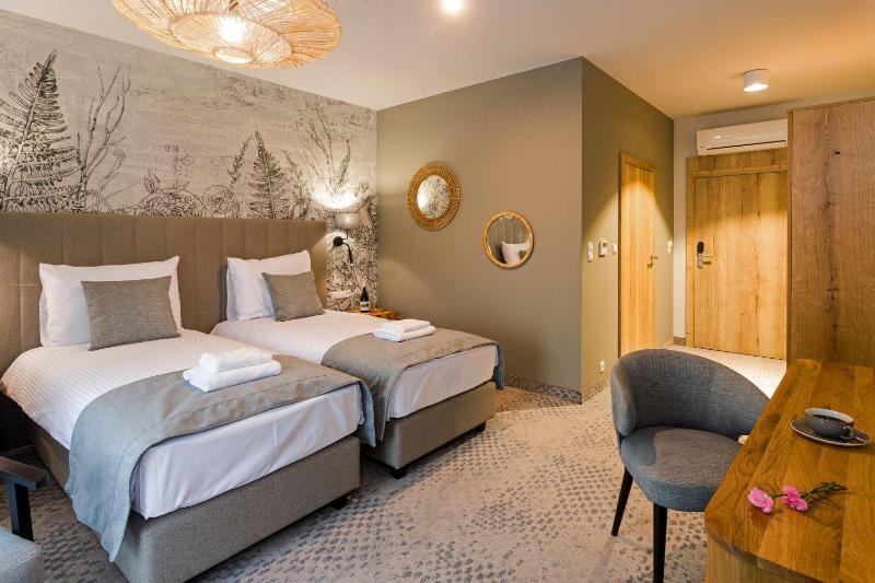 Superior Double Room with Two Double Beds image 4
