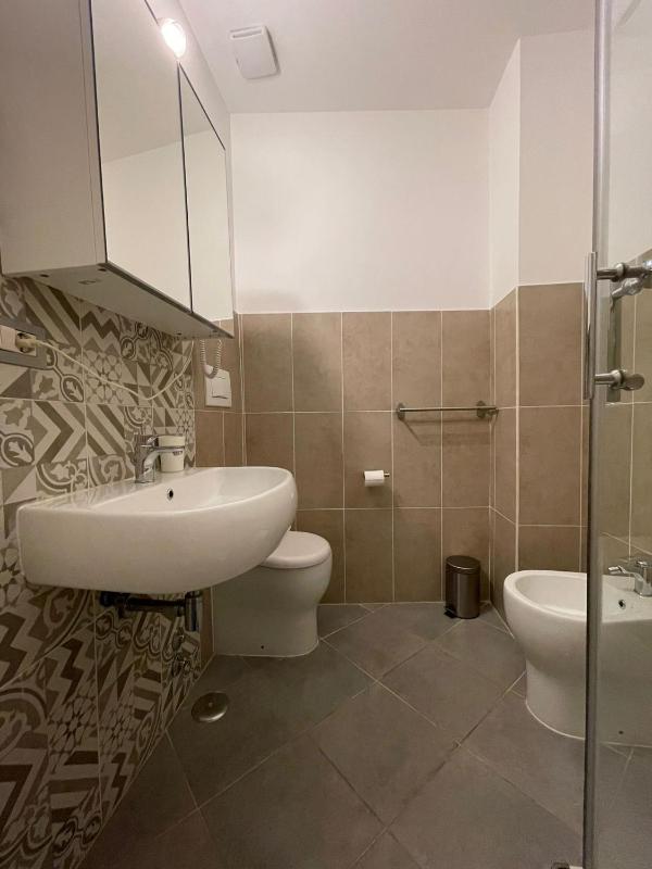 Double or Twin Room with Private Bathroom image 1