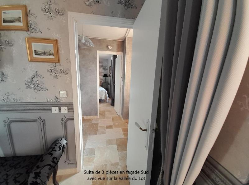 Deluxe Suite image 2