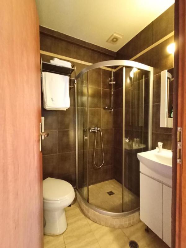 Avalon Rooms - image 33