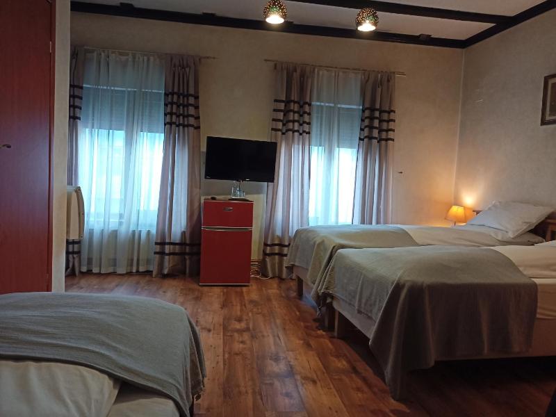 Avalon Rooms - image 44