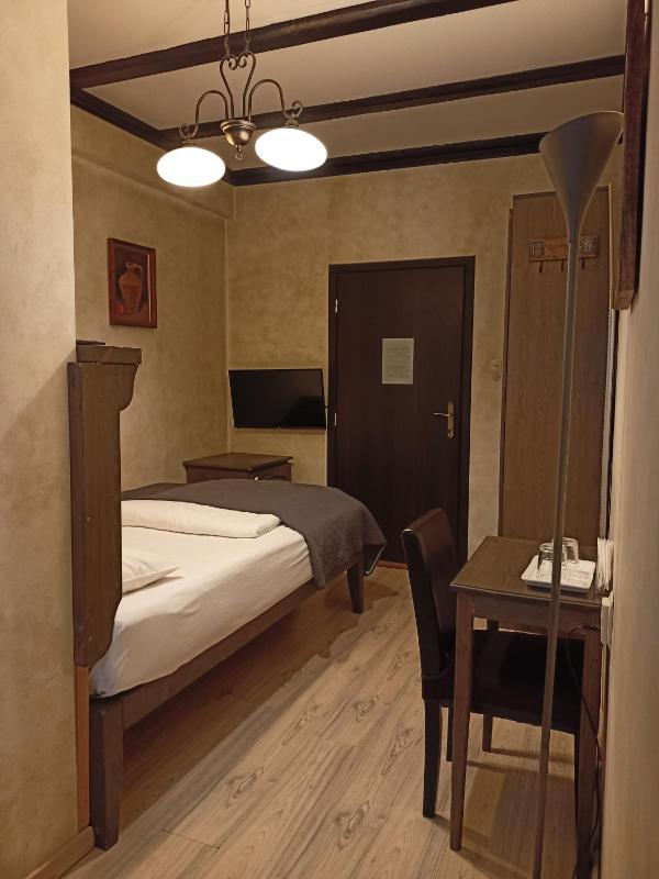 Avalon Rooms - image 22