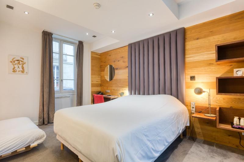 Family Room (4 Adults) image 4