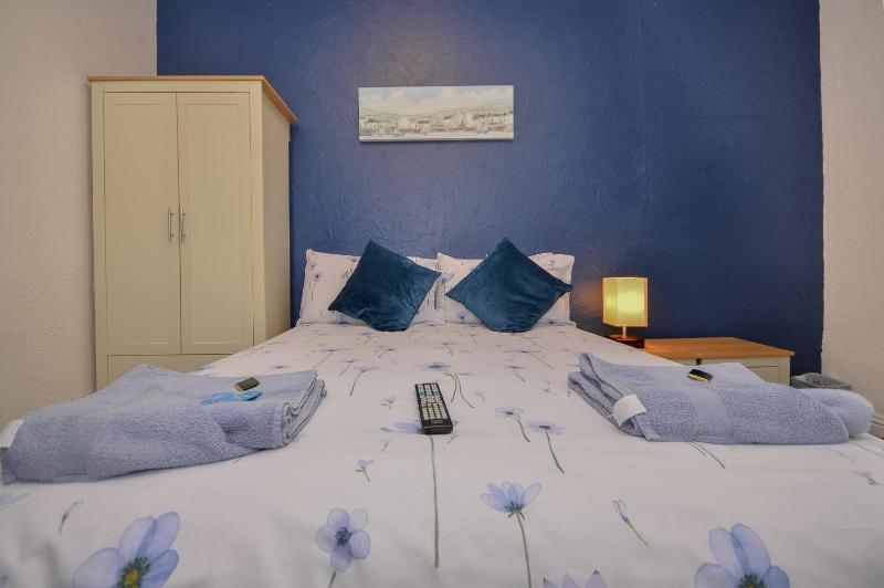 Double Room with Private Bathroom image 1