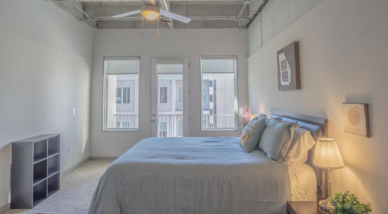 2BR Fully Furnished Apartment - Great location in Midtown apts - image 16