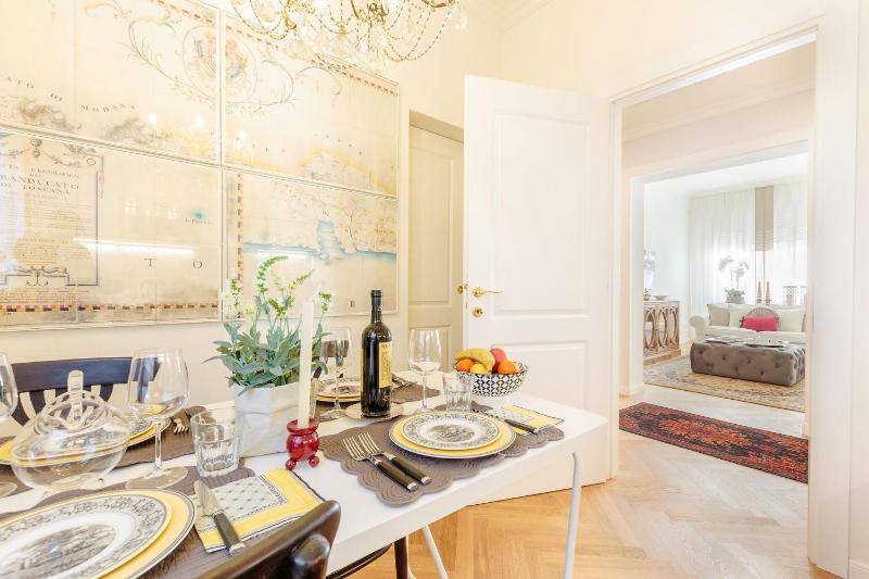 Graziella LUXURY APARTMENT 2 bedrooms Terrace and Private Parking downtown Lucca - image 16