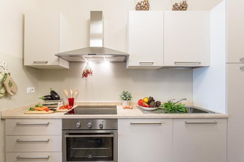 Casa Janca Find sanctuary at extraordinary rates! Luxury Smart Apartment in Central Lucca - image 21