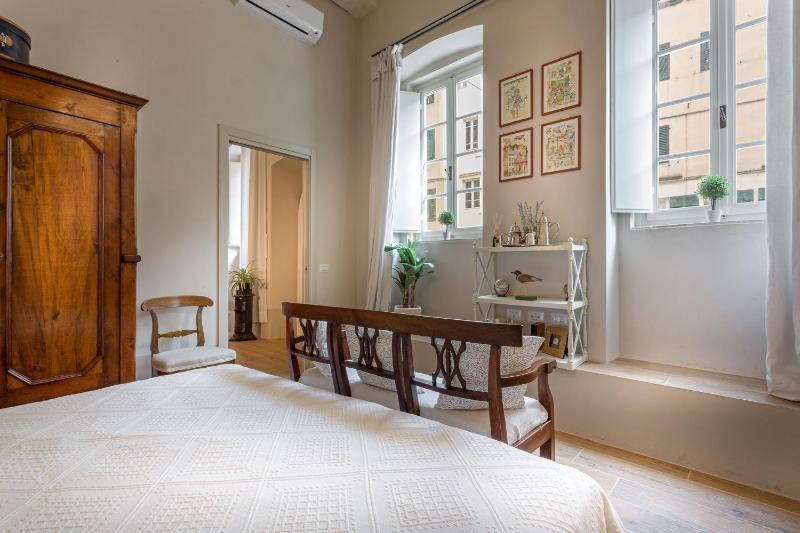 Casa Janca Find sanctuary at extraordinary rates! Luxury Smart Apartment in Central Lucca - image 17