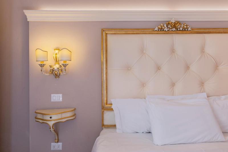 Superior Double or Twin Room with Balcony image 4