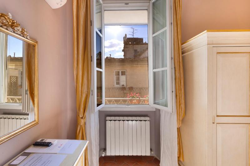 Superior Double or Twin Room with Balcony image 3