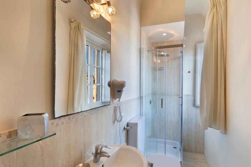 Standard Double Room with Private External Bathroom image 1