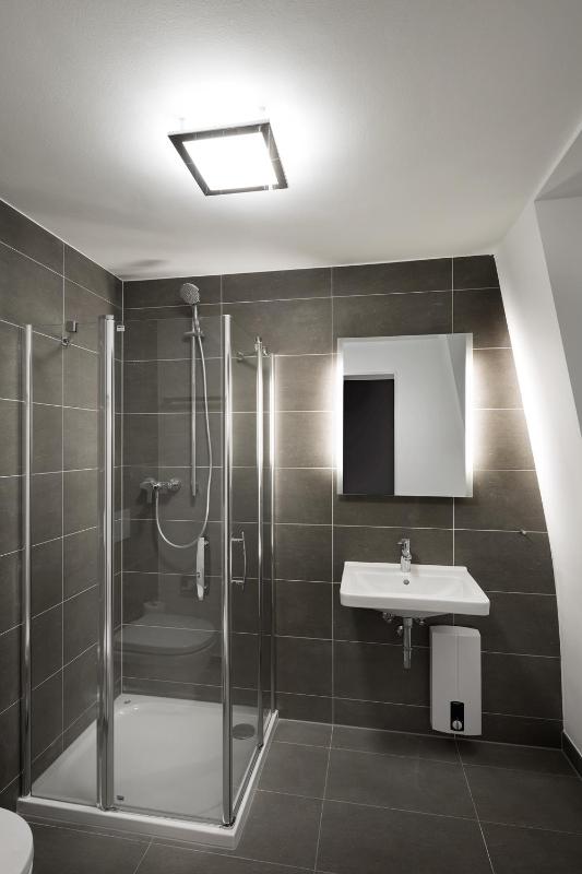 Large Double Room image 3