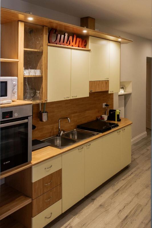 One-Bedroom Apartment image 3