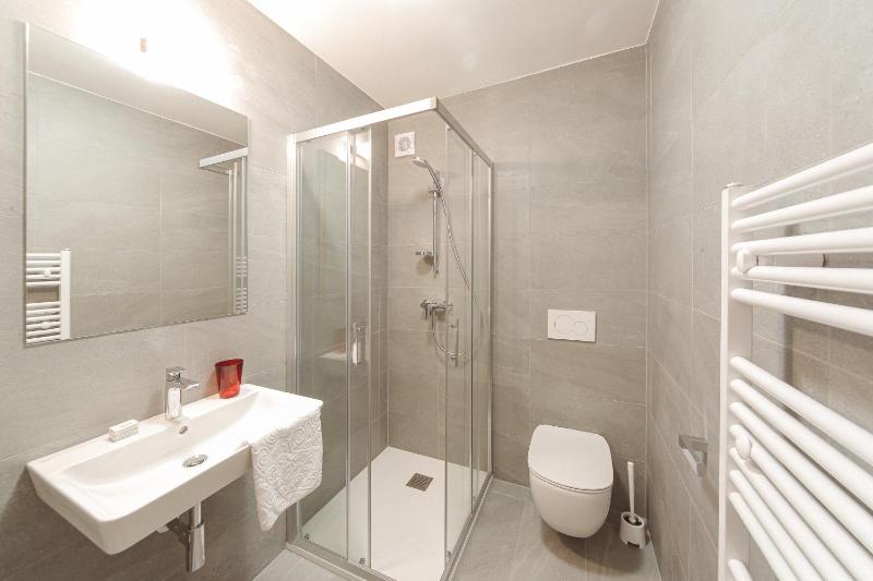 Two-Bedroom Apartment with Balcony and Garden View image 1