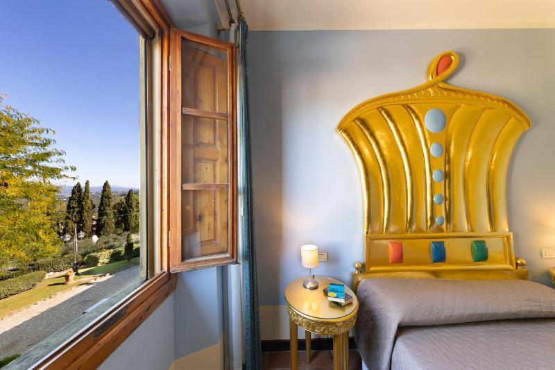 Comfort Double Room with Hills View  image 3