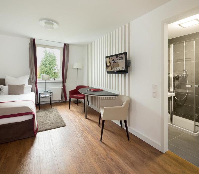 Standard Single Room image 4