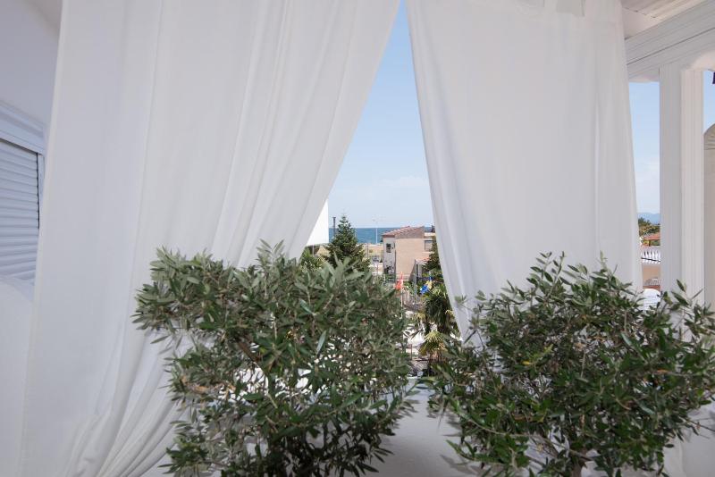 Suite (2 Guests) image 4