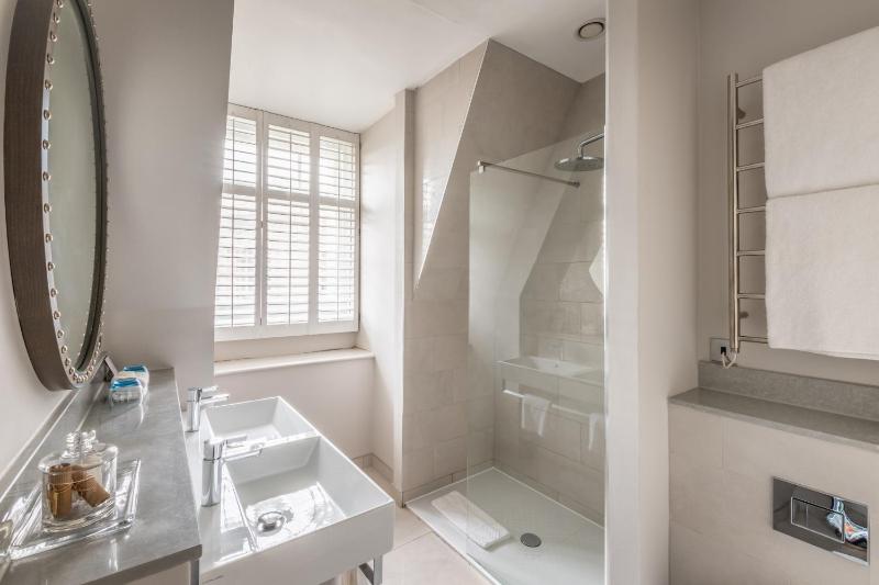 Deluxe Double Room image 1