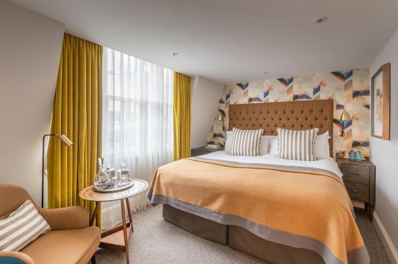 Superior Double Room image 3