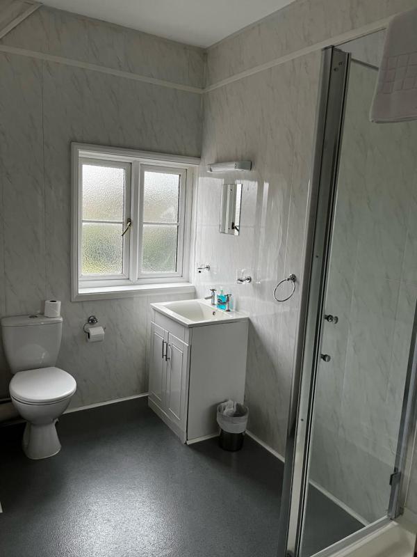 Standard Twin Room image 1