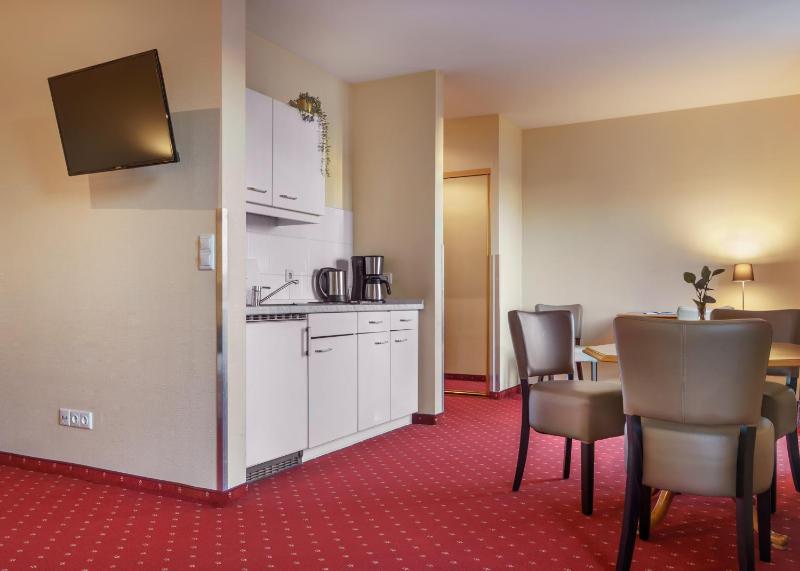 Quadruple Room image 3