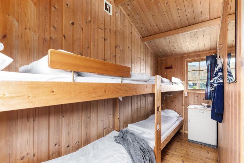 Summer Cabin with Shared Bathroom image 4